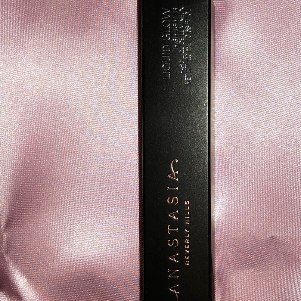 Anastasia Beverly Hills Liquid Glow